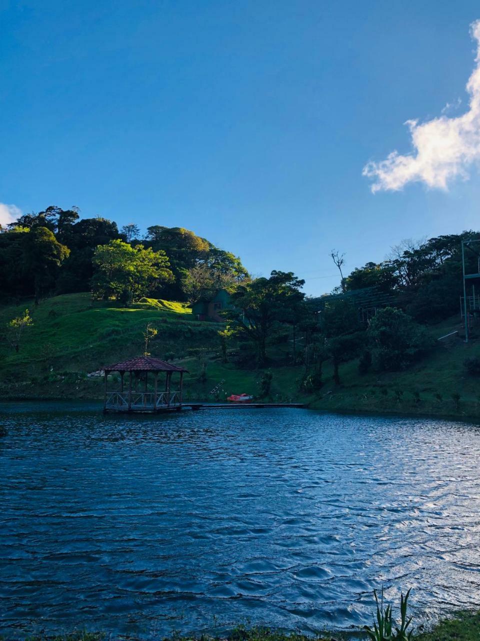 Burbi Lake Lodge Monteverde 外观 照片